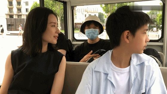 董洁|13岁顶顶太秀气？董洁身兼父职让儿子骑山地车，曝孩子摔得很惨