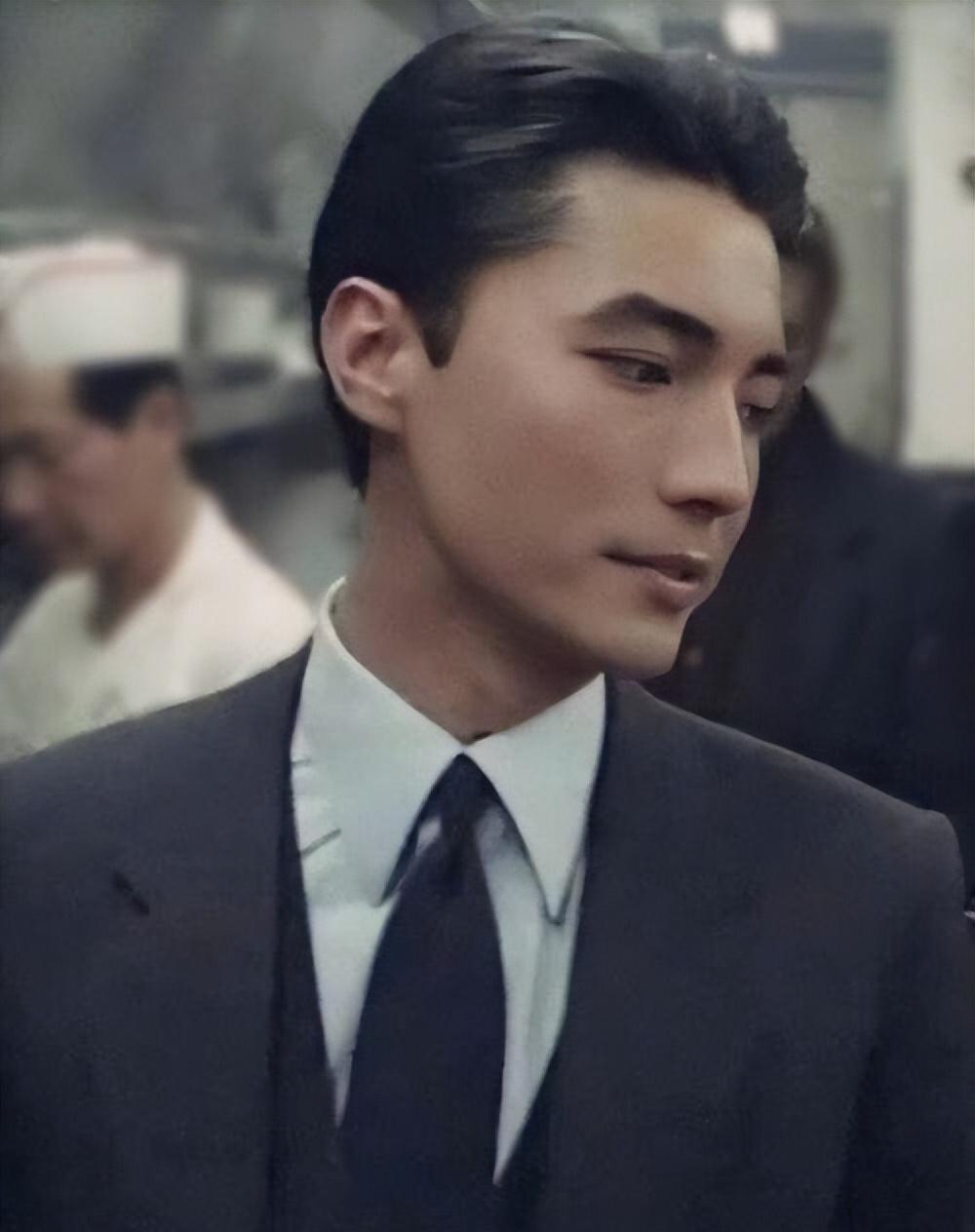 尊龙|尊龙:统一亚洲人审美的男人,却无儿无女,无父无母,无妻无伴