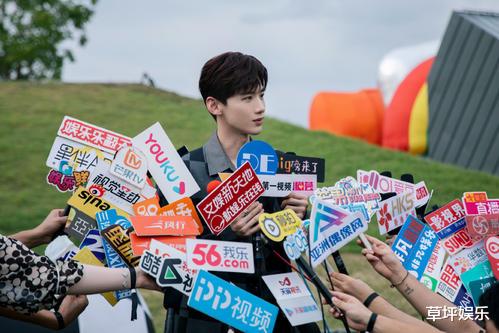 白敬亭|白敬亭:相看两不厌,只有敬亭山,希望你一直优秀下去