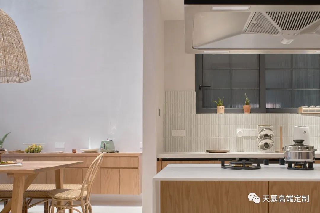 190㎡极简设计，五口之家舒适生活的安乐窝