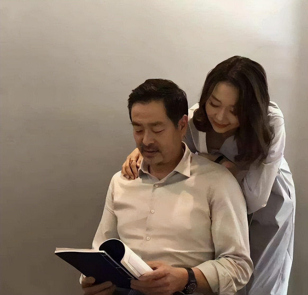 濮存昕|濮存昕女儿濮方：倒贴50万下嫁到东北农村，结婚10年被丈夫宠成宝