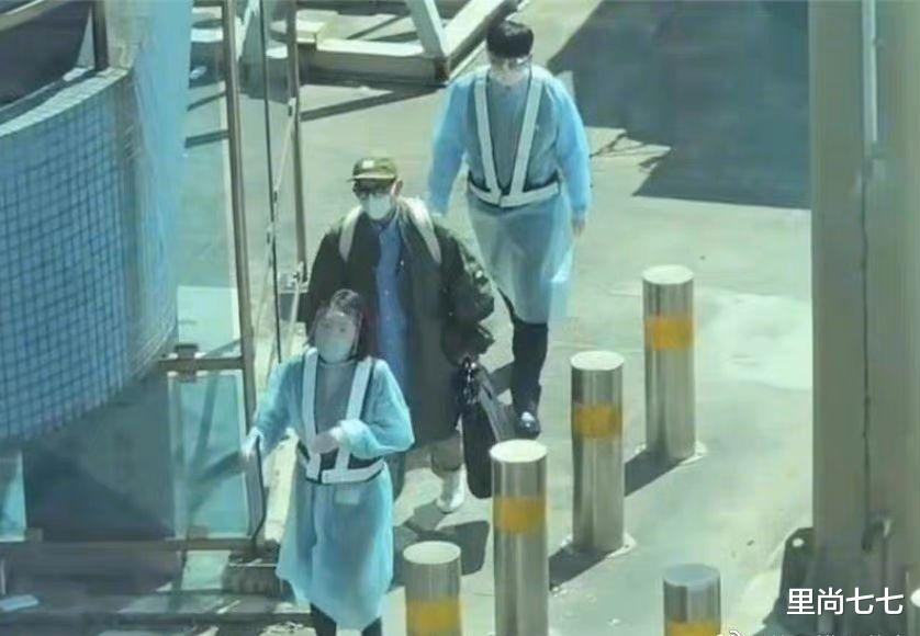 具俊晔|具俊晔抵达台北机场,与大S结婚后首露面,两手空空只顾打扮自己