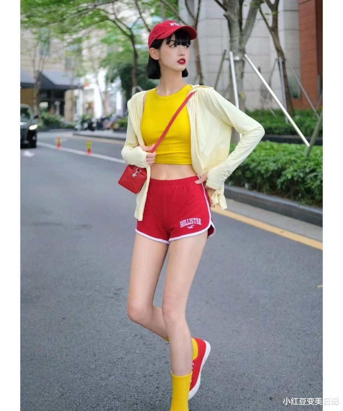 夏季防晒一件防晒衣就够了,巧妙解锁活力造型,彩色是精髓