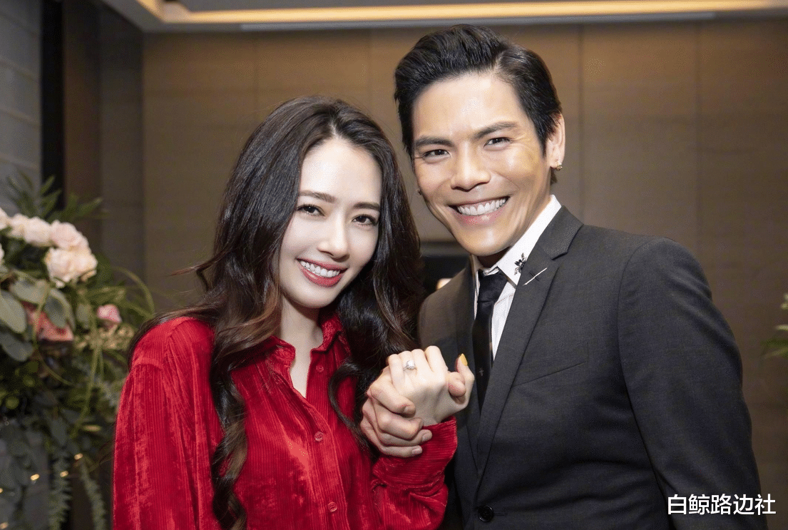 郭碧婷|向佐夫妇逛街被遇!郭碧婷身材臃肿手护腹部,被猜怀二胎六七个月