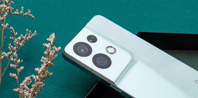 折叠屏|OPPOReno8、荣耀70、vivoS15都是线下机型,如何选择会好些?