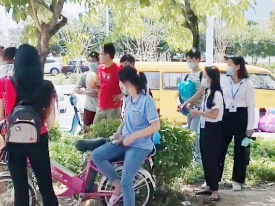 求职|辛巴直播带岗干劳务，他介绍的工作靠谱吗？找工作的人会相信他吗