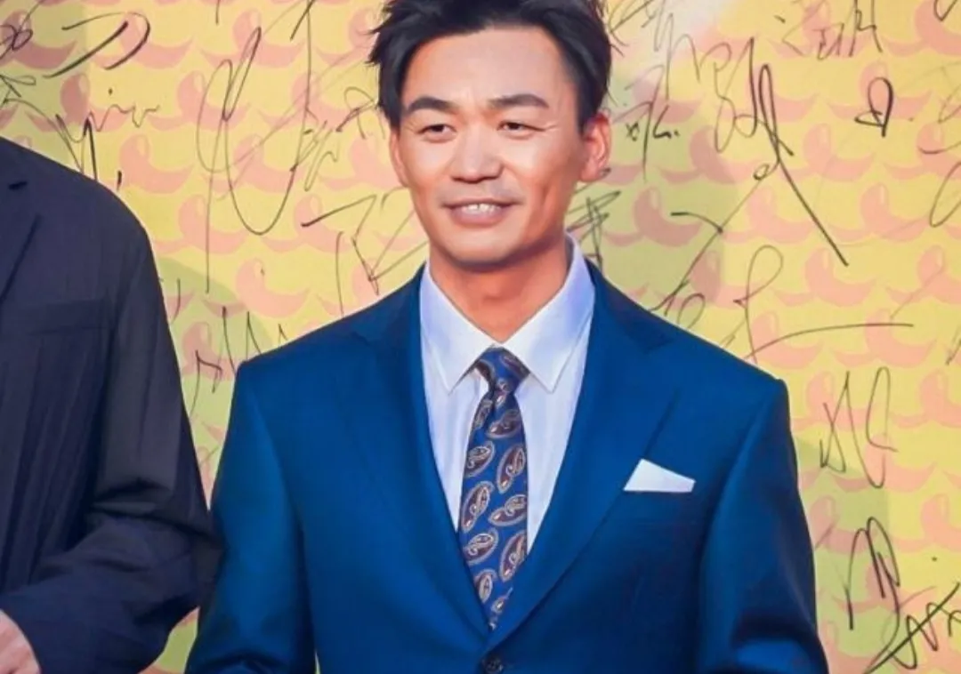 王宝强|王宝强春晚三个节目,草根逆袭之路:不是每个人都是“傻根”