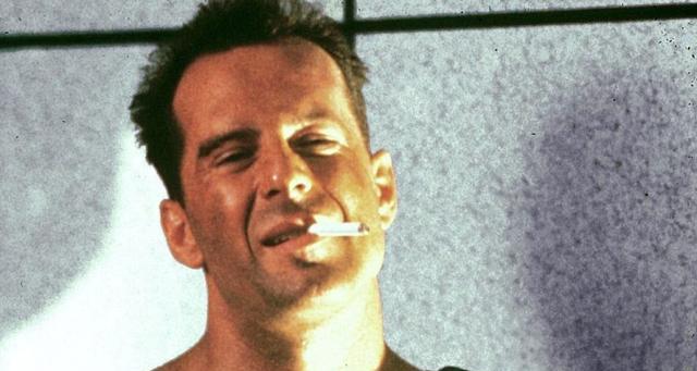 布鲁斯·威利斯|67岁动作巨星布鲁斯威利斯确诊失语症去年还连拍两部电影