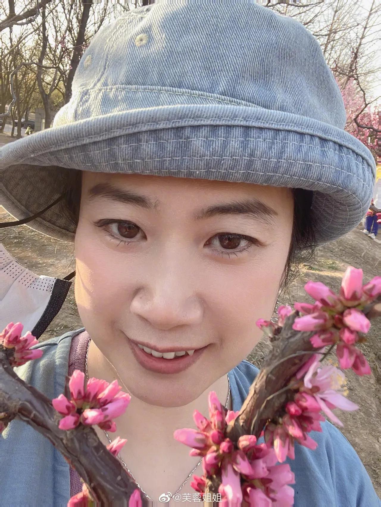 |凤姐:承认自己普通,在美国无法跨越社会阶层,对未来失去信心