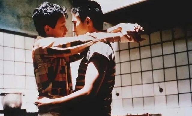 梁朝伟|梁朝伟纪录片揭秘：喝醉酒就给周星驰打电话，让他照顾好自己