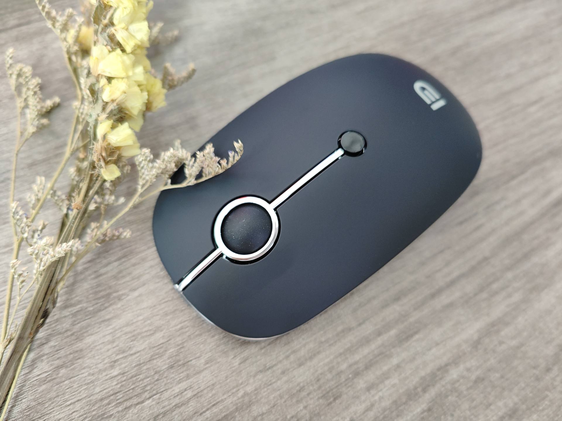 折叠屏|三百元内能买到好键鼠吗？富德三模键鼠上手体验，值得安利