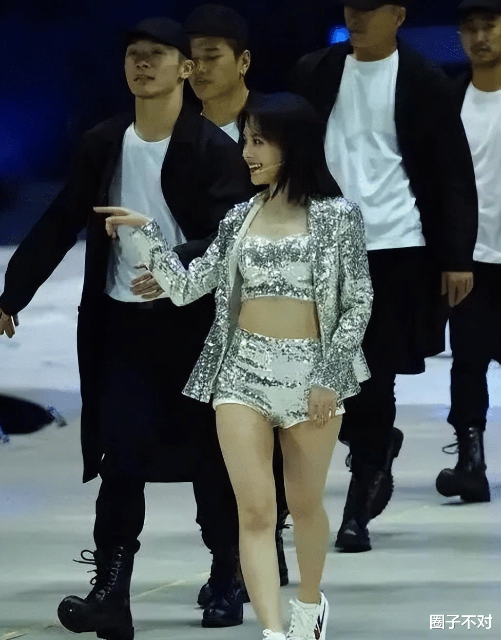 金晨|盘点身材“配不上”脸的8位女星:个个美若天仙,身材却让人一言难尽