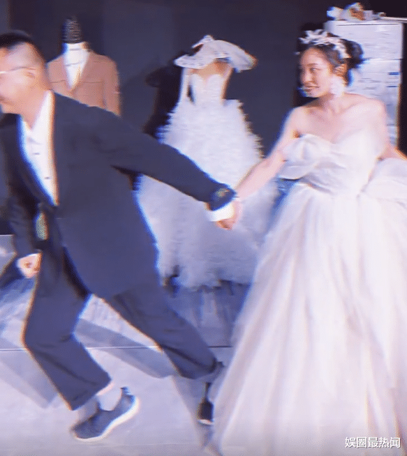 奇奇|田静更新动态,给奇奇烫头发换新衣,被骂靠孩子洗白赚流量