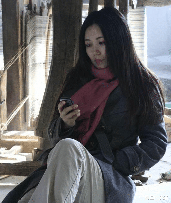 杨童舒|杨童舒：34岁在剧组意外怀孕，嫁给商人老公很幸福，被婆家宠成宝