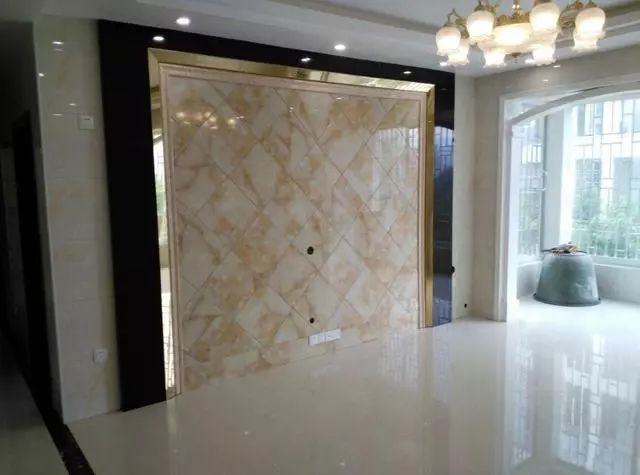 我家新房装好了,老婆一手包办的,家具还没上齐,通风几个月后就入住!