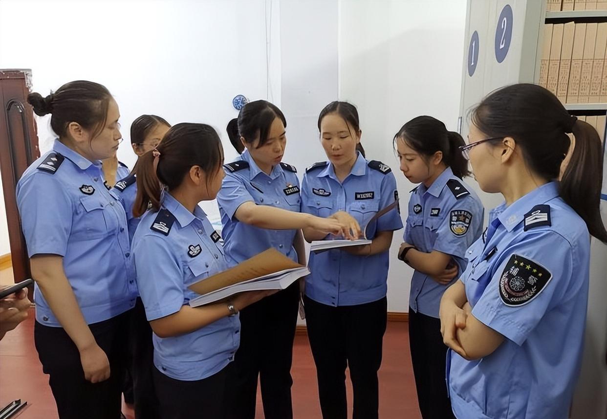 警察|狱警职位开始招聘,大专学历也能报名,上岸后待遇很可观!