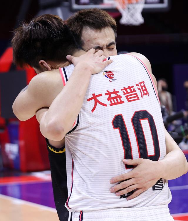 火箭队|为什么全国总工会选择了广东宏远？为什么杜指也配得上这份荣誉？