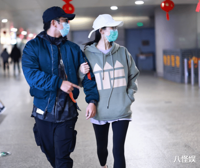 王源|苗苗被疑怀二胎后参加活动,穿着宽松频频捧肚,腹部凸起太明显