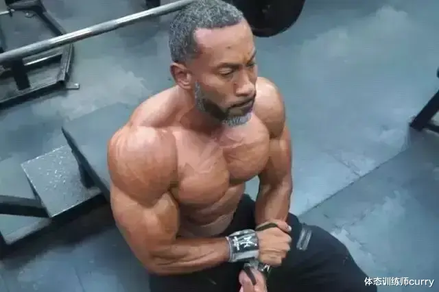 三角肌|想塑造3D肩膀?不注意这三个常见错误,你的肩部训练等于白练!