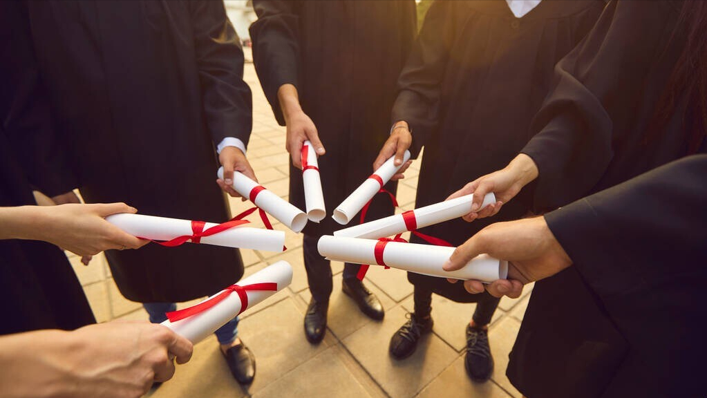 教师|第一学历和最高学历哪个重要？