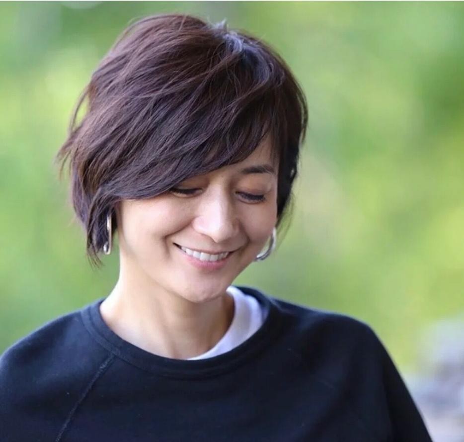烫发 女人头发不管怎么烫，最优雅还是这3种，多数40岁女人都喜欢