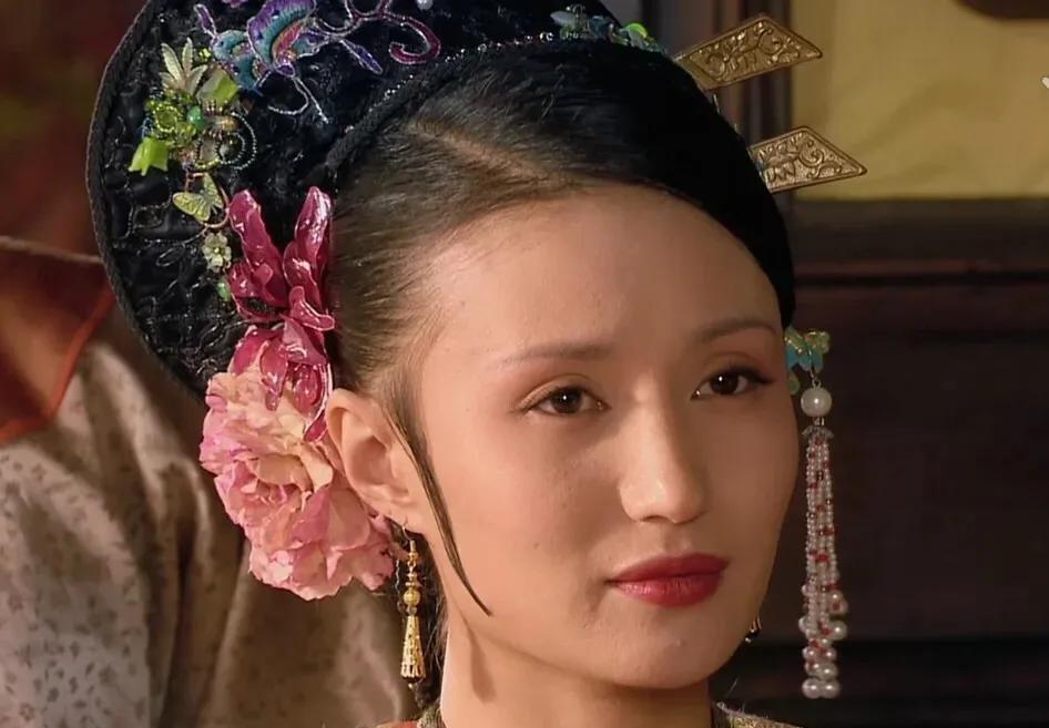 甄嬛传|《甄嬛传》各妃子年轻时候：静妃端庄，欣贵人惊艳，颂芝美艳