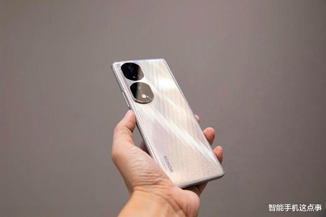 飞利浦·斯塔克|荣耀70 Pro系列参数推测：纸面参数还算优秀，但价格感人