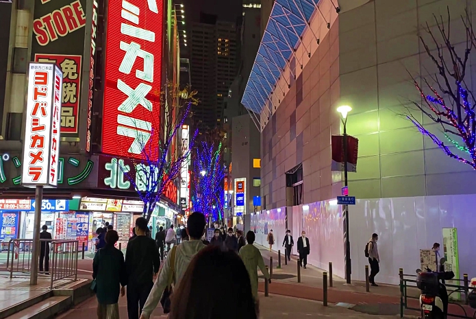 秦岭|东京的街道让我着迷，干净整洁，不失大城市的风采