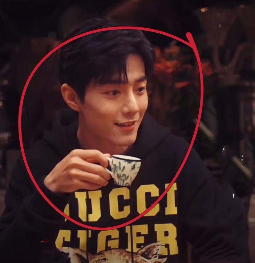 肖战|肖战、李宇春合体拍大片!被女生逗得哈哈大笑,眼角纹都出来了