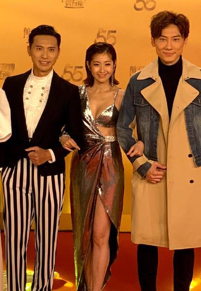 台庆|TVB台庆红毯：王浩信跟绯闻对象蔡思贝同框，唐诗咏大秀好身材