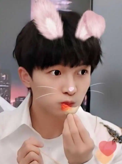 周深|不要说他唱歌是娘娘腔,但歌声红了大江南北