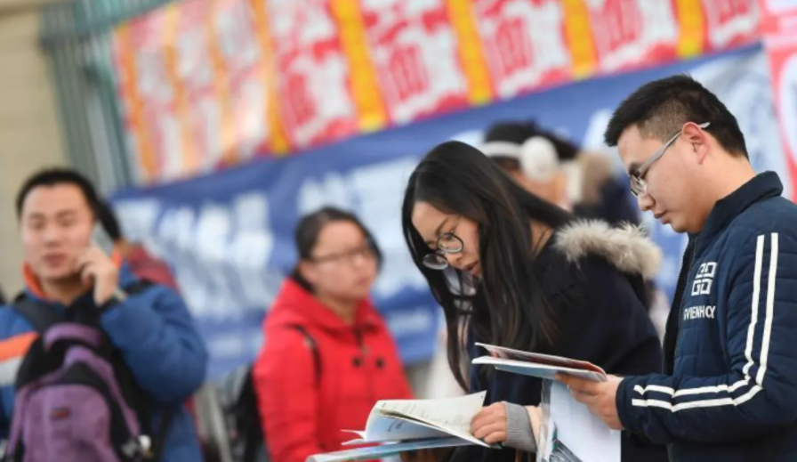 白象|“国货顶流”白象公开招聘了,五险一金是标配,薪资待遇叫人艳羡