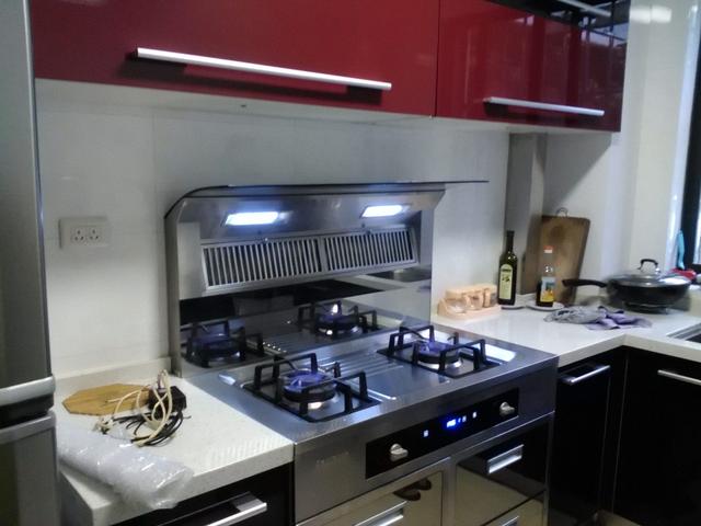 买油烟机,别再纠结顶吸和侧吸了:两种新款式,更适合中餐