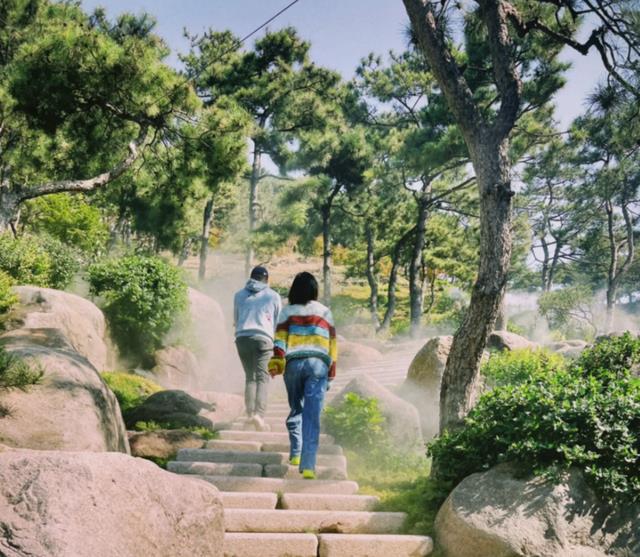 古力娜扎|李亚鹏：重组家庭秀恩爱，一家三口去拍“全家福”竟独缺长女李嫣