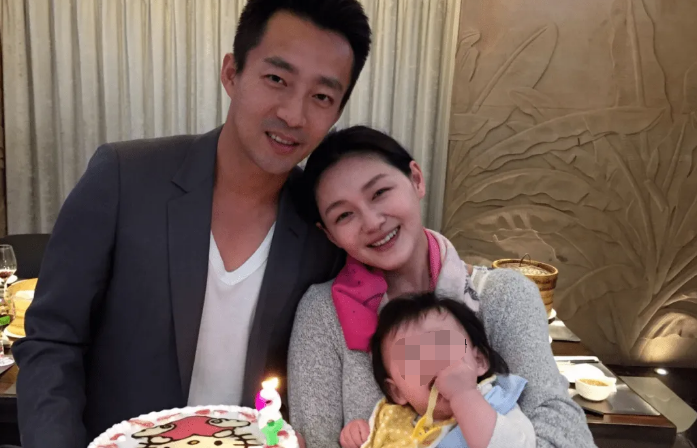 汪小菲|汪小菲道歉也没能阻止被爆料，把妹场所除了KTV还有两人婚房内