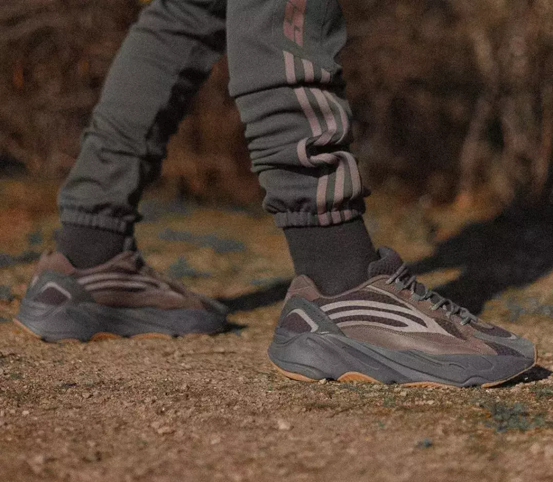 AJ1 炒价频频下跌, 凭什么这双联名却能破万