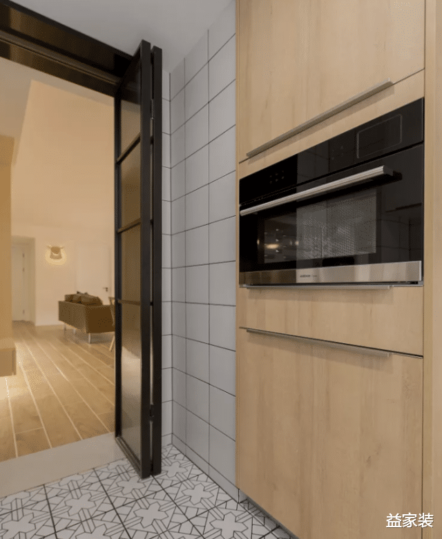 收纳达人的100平新家，处处都有收纳柜，进屋才知：和想象中不符