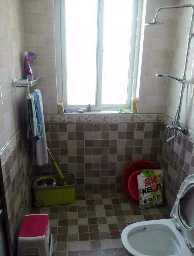 我们买房公婆装修买家具,听说花了20万,可一看沙发简直笑哭