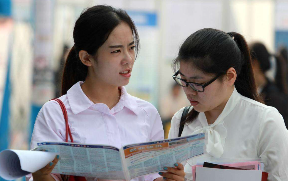 大学生|这几个不因“停工”影响收入的职业，适合应届生，但对学历有要求