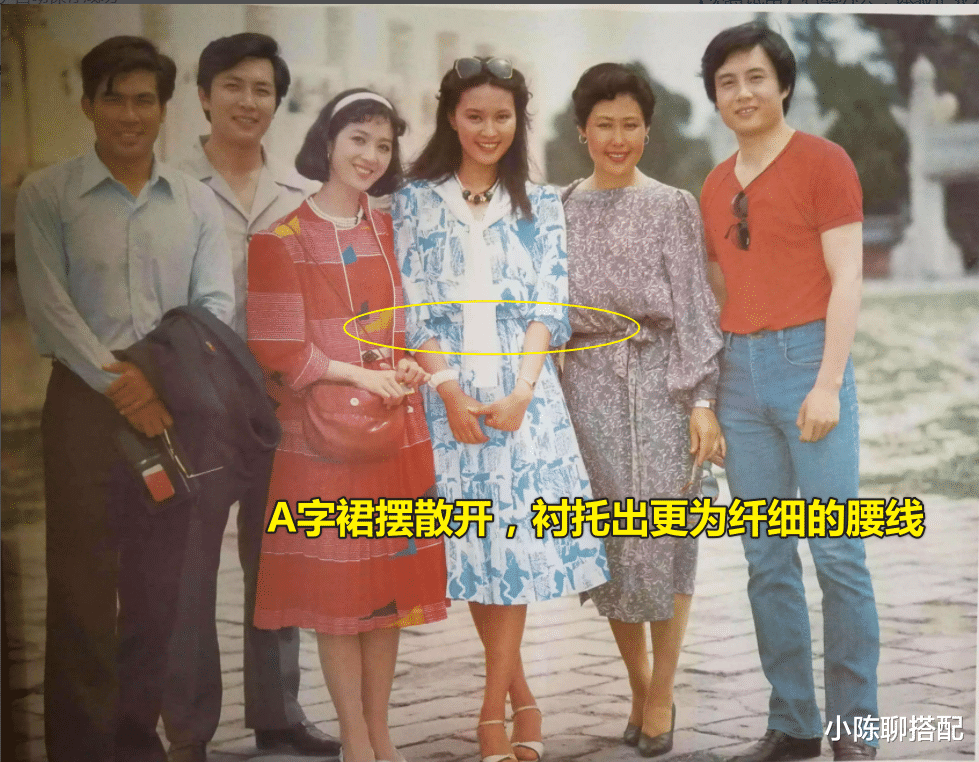 风华绝代 方舒真是优雅了一辈子：素衣秀雅，花裳惊艳，老了也美得很真实