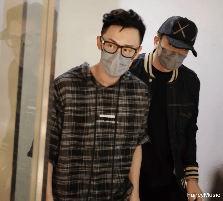 披哥2 《披哥2》火热来袭，有人秀8块腹肌，有人瘦到认不出，零油腻