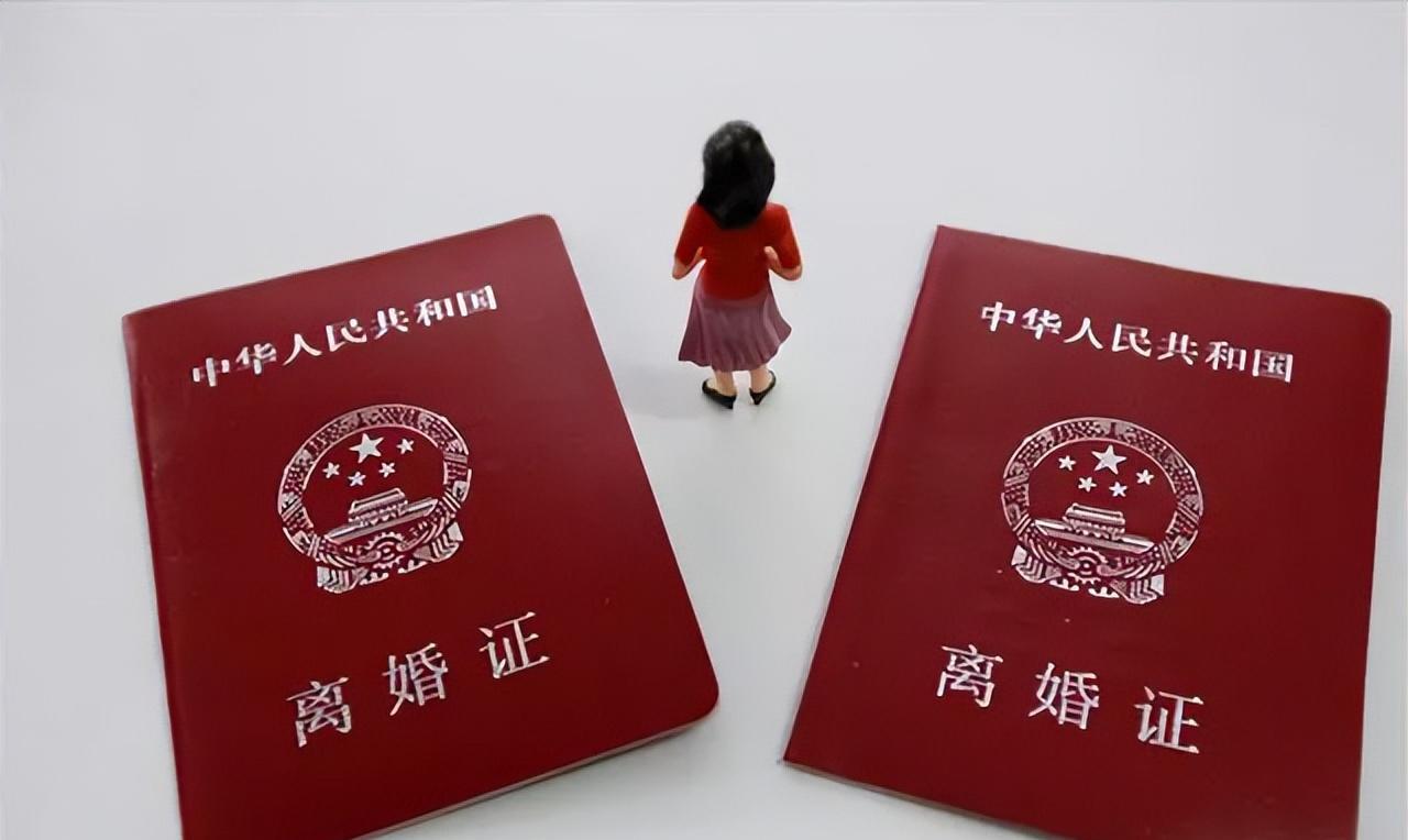 17岁智力缺陷少女被继父侵犯,每次都用糖哄骗:听话就有糖吃