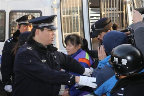 2013年陕西产科主任张素霞,宁愿判死刑,也拒不交代贩卖孩子下落