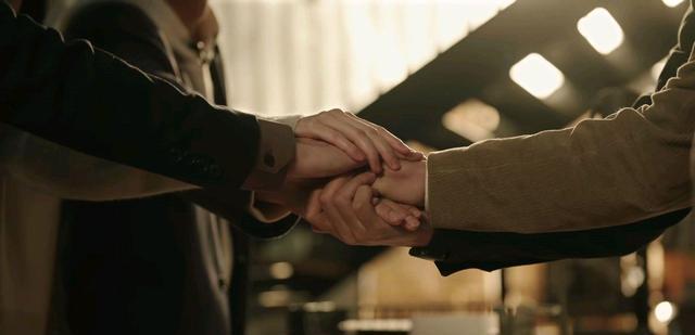 火星|相信我,熬过第一集,你将获得一部职场爽剧