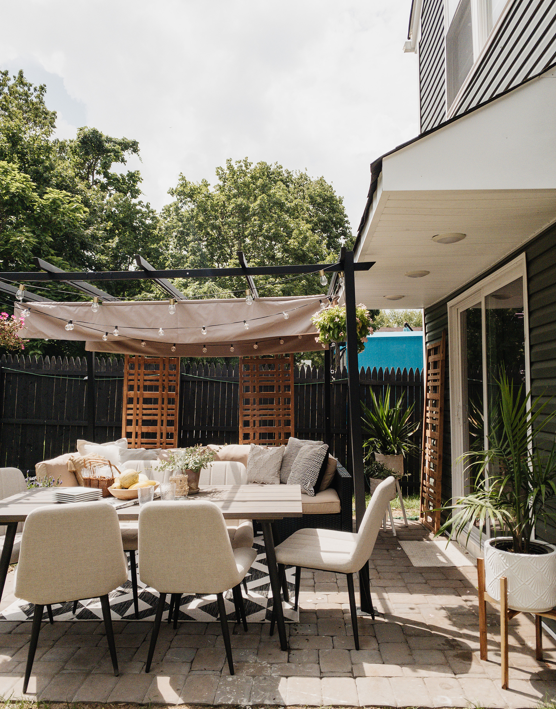 庭院装修丨如何将10平米小院空间,打造成一个舒适的家庭休闲区?