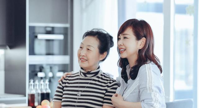 陈松伶|陈松伶被张铎宠成公主!童年坎坷遭家人背叛,曾因年龄差拒绝丈夫