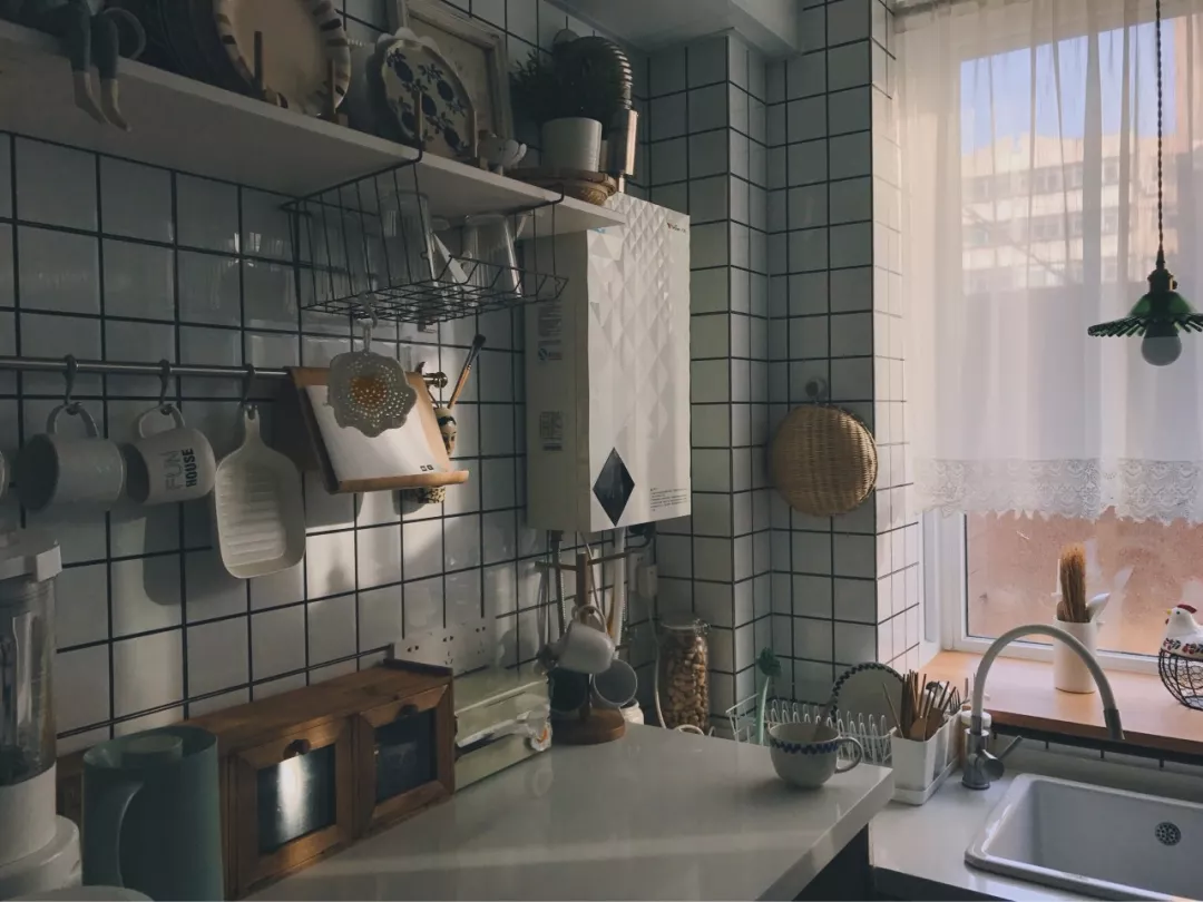 再小的厨房,装上收纳挂架,都会方便不少!