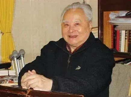 翻译|继秦怡严翔上海去世后，又一大师在上海去世，其译作有《钢铁是怎样炼成的》