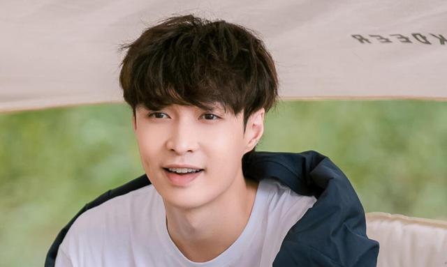 李荣浩该走不走让《向往》再封神，也逼出了张艺兴藏两季的心里话