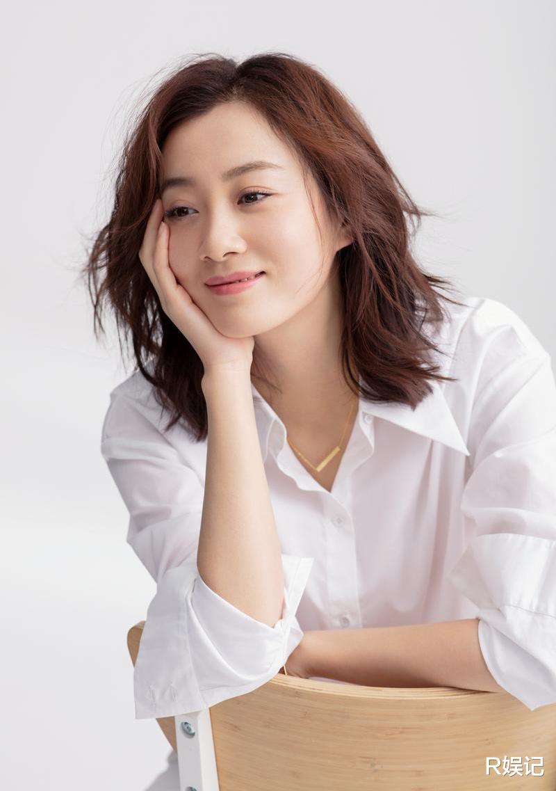 徐梵溪|徐梵溪：出道16年改名仍不红，前男友高调娶李小冉，年近40仍单身